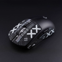 Black Print Collection принимает модель Mouse Mouse