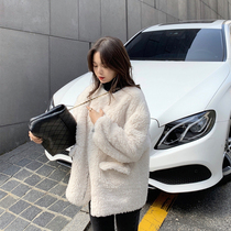 One Sanliang small man winter with high Korean version of loose white loose Lamb hair pellet velvet coat women