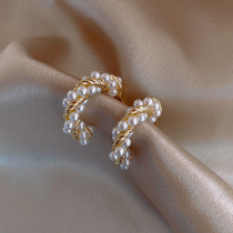 Advanced sense pearl earrings ins simple personality niche earring earrings retro harbor wind stud earrings 2021 New Tide