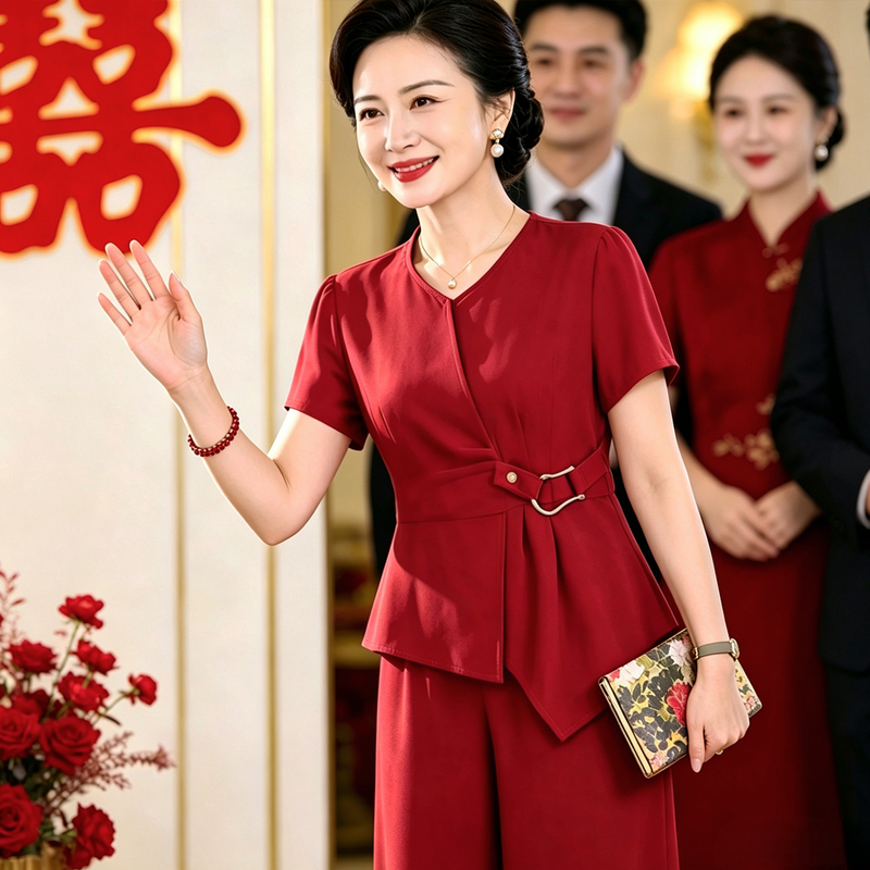 Mother's Red Top and Pants Set, Elegant and Dignified, Summer Plus Size 2026, Suitable for Petite Women, Suitable for Mother-In-Law's Wedding Banquet Attire