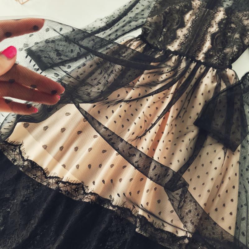 Chic đầu thu mới retro khí chất màu đen điểm sóng phối cảnh lông mi lưới ren váy siêu cổ tích màu sợi váy váy yếm thắt eo