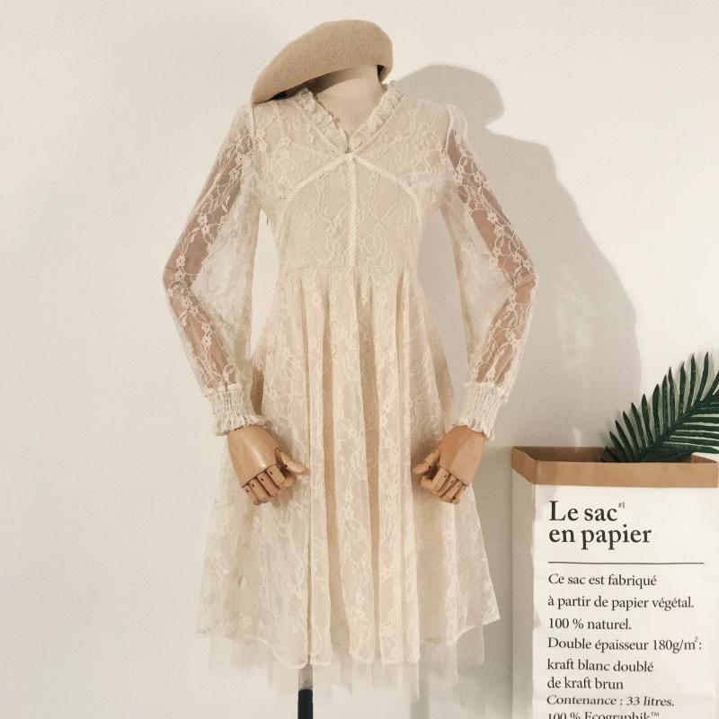 Pháp lãng mạn nhẹ nhàng ladies váy bằng gỗ tai dài tay áo openwork ren eo set Một từ cổ tích ăn mặc mẫu váy chữ a đẹp 2020