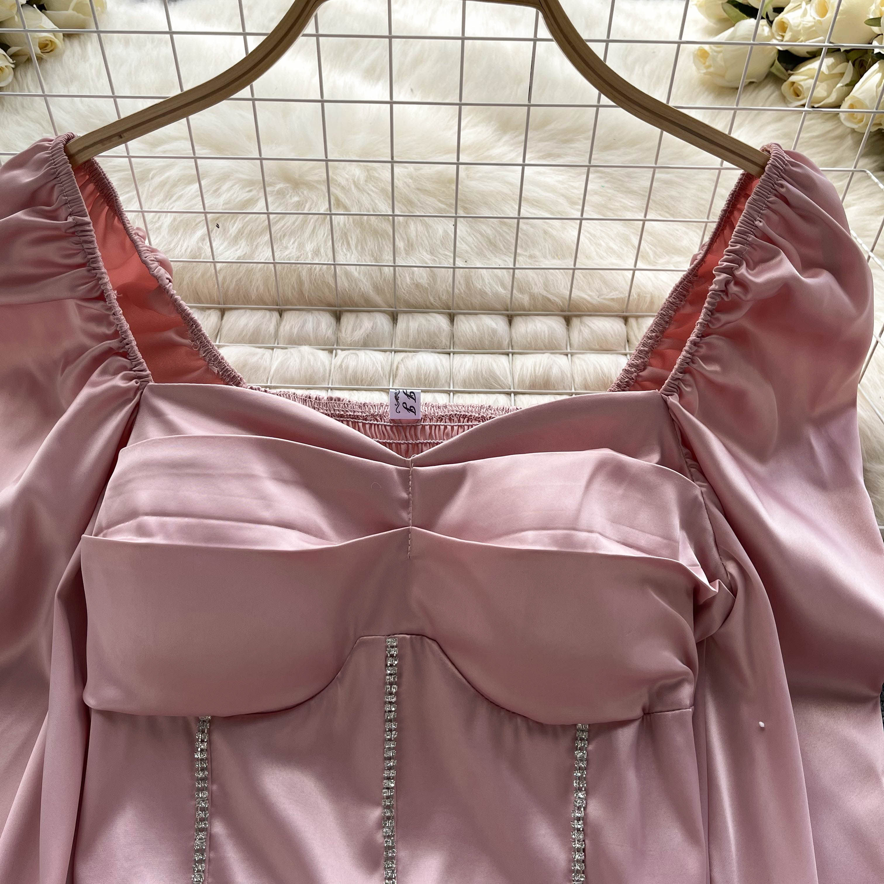 Дизайнерская осенняя рубашка, короткое термобелье, тренд сезона, рукава фонарики, квадратный вырез       