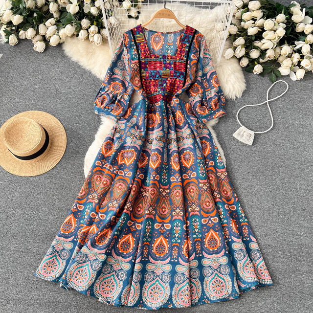 Spring and summer vacation ethnic style printing embroidery square collar dress women's waist waist big swing pleated A-line loose long skirt