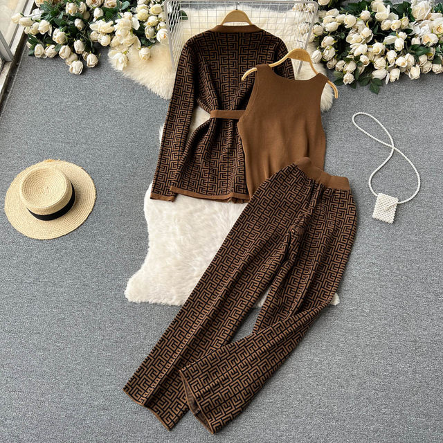 European and American western style printed casual suit women's shawl coat + V-neck bottoming sweater + wide-leg trousers three-piece set