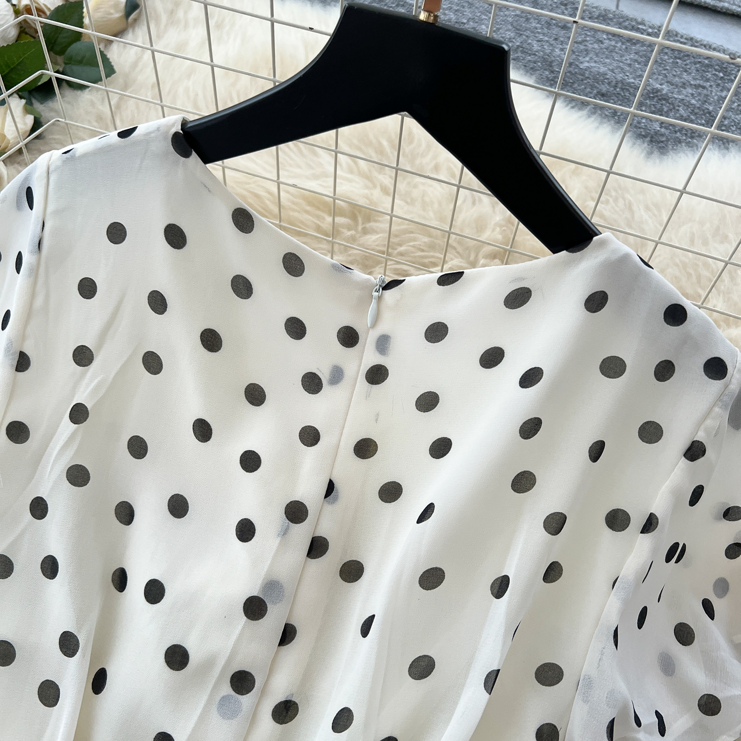 V-neck pleated ruffle sleeves waist slimming French polka dot chiffon dress