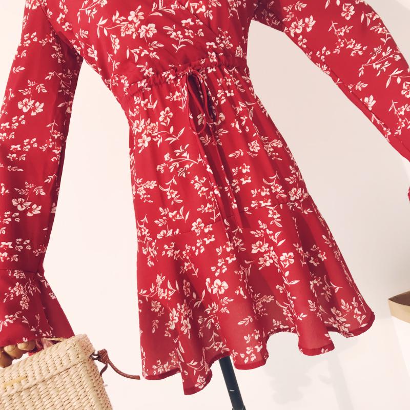 Ins siêu lửa Phong cách châu Âu và Mỹ mùa thu Đầm cổ chữ V tay áo eo cao với khí chất retro hoa A-line 	váy giấu eo	
