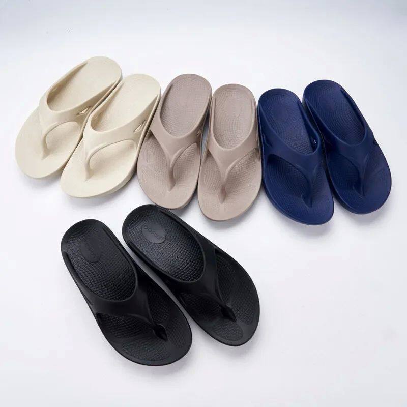 сланцы oofos original sandals - lightweight recovery shoes slippers