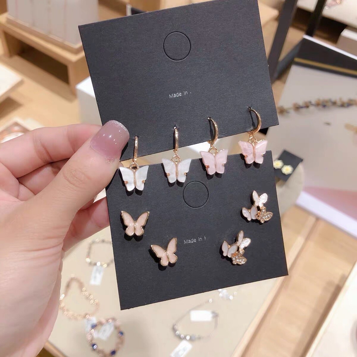 Yu Shuxin's same style of sterling silver shell butterfly earrings women's simple and compact 2020 new trendy temperament earrings and earrings