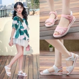 Летние сандалии, модный наряд маленькой принцессы, туфли для школьников, в корейском стиле, подходит для подростков, мягкая подошва