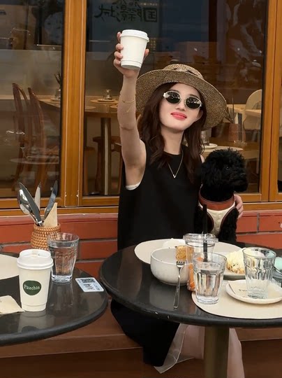 Hepburn-Style Mesh Splicing Black Dress for Women, New Summer Style, Petite French Sleeveless Age-Reducing Tank Dress