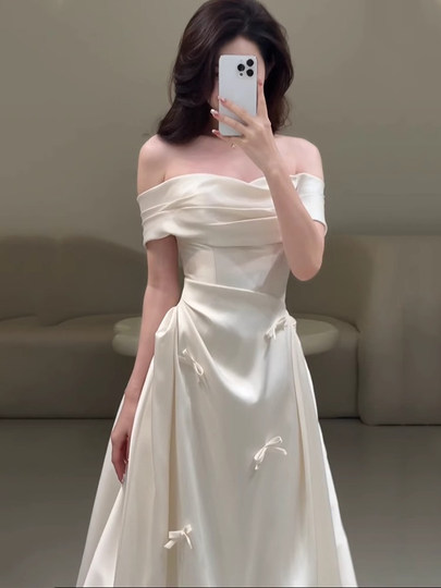 法式缎面一字肩轻婚纱新娘2025新款高级感迎宾出门纱简约订婚礼服