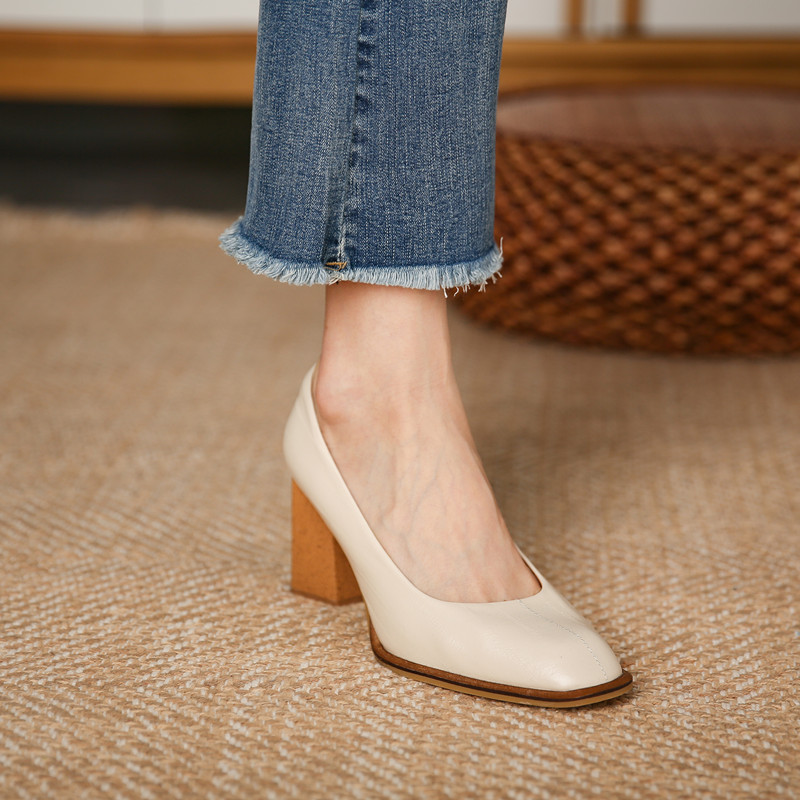 Retro Shallow Mouth Square Toe Mary Jane Single Shoes Women 2022 New French High Heels Design Sense of Small People Temperament Thick Heel