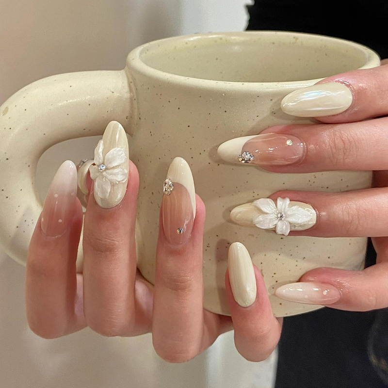 White Haili French-Style Ice Flower Press-On Nails, Medium-Length Handmade Nail Pieces, 2026 New Model, High-End Feel, Suitable for Wedding Photos