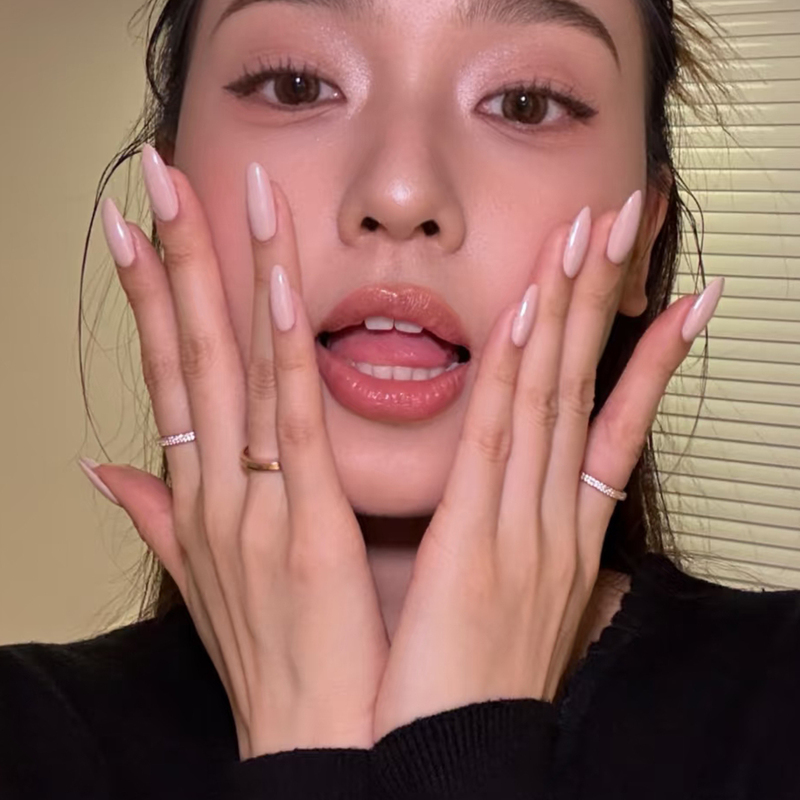 Pink Haili Wearable Nails 2026 New Mid-Length Short Style High-End Handmade Nail Tips for a Hot Girl Look That Brightens the Complexion