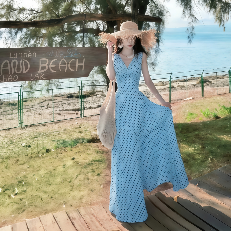 French-Style Blue Polka Dot V-Neck Long Dress with a High-End Feel, Waist-Cinching, Hip-Hugging Mermaid Skirt, Beach Vacation Style Long Dress