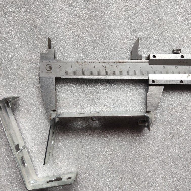 Vertical venetian blind buckle side mounting frame Vertical curtain track mounting frame Vertical venetian curtain track fixed code bracket