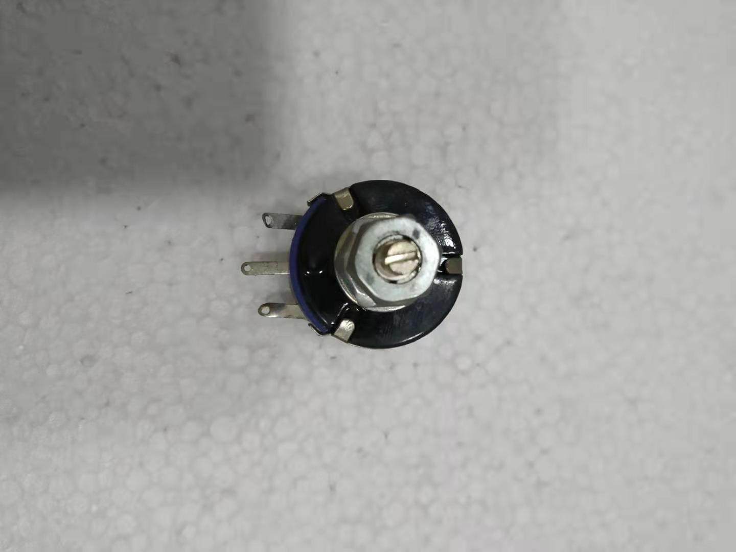 WX14-11 220 Ohm 2 2K 15K 20K 20K 5% with locking 3W single ring line around potentiometers