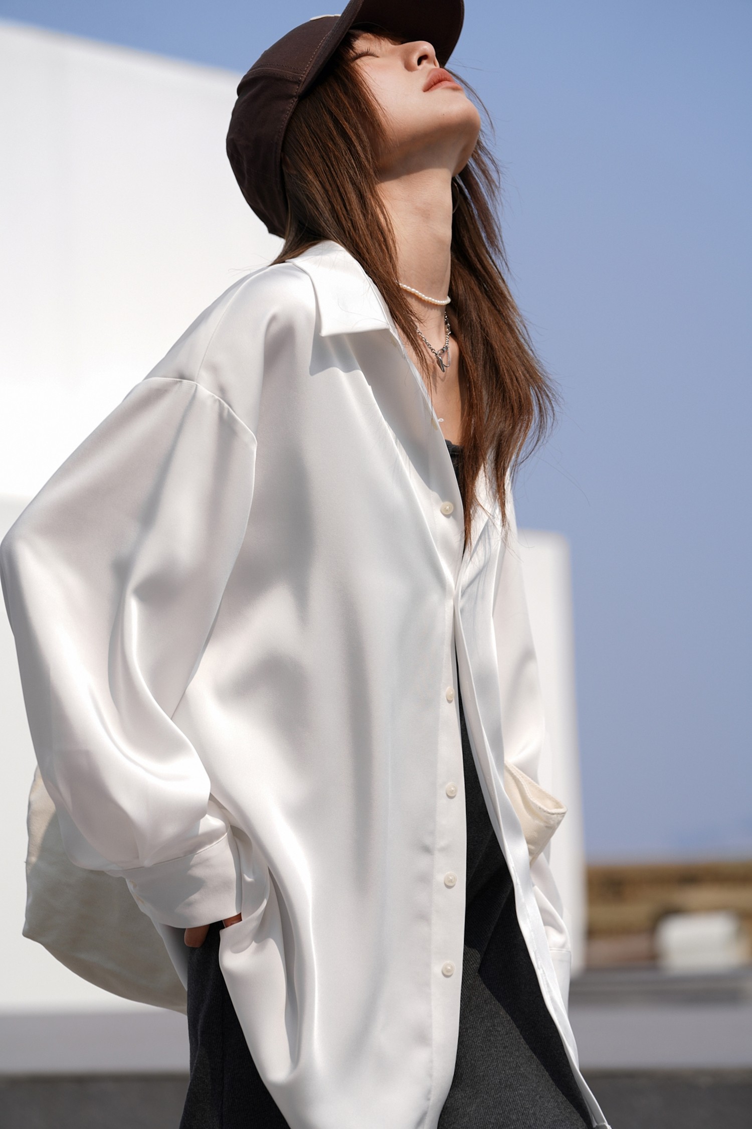 Hong Kong style white acetate shirt for women, 2026 spring/summer new style, loose long-sleeved top, sun protection shirt, casual jacket.