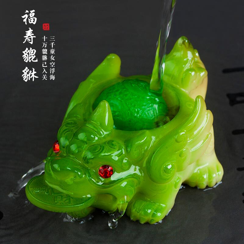 In case of heat-changing tea set accessories tea pet tea art ornaments boutique tea table accessories spray water brave to make money