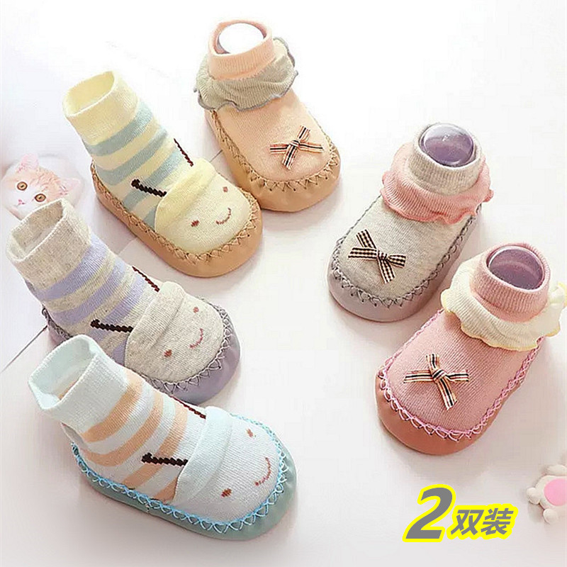 Newborn baby shoes spring and autumn 0 young children's anti - slip soft bottom not fall school step before the boy and girl baby shoes and socks 1 year old