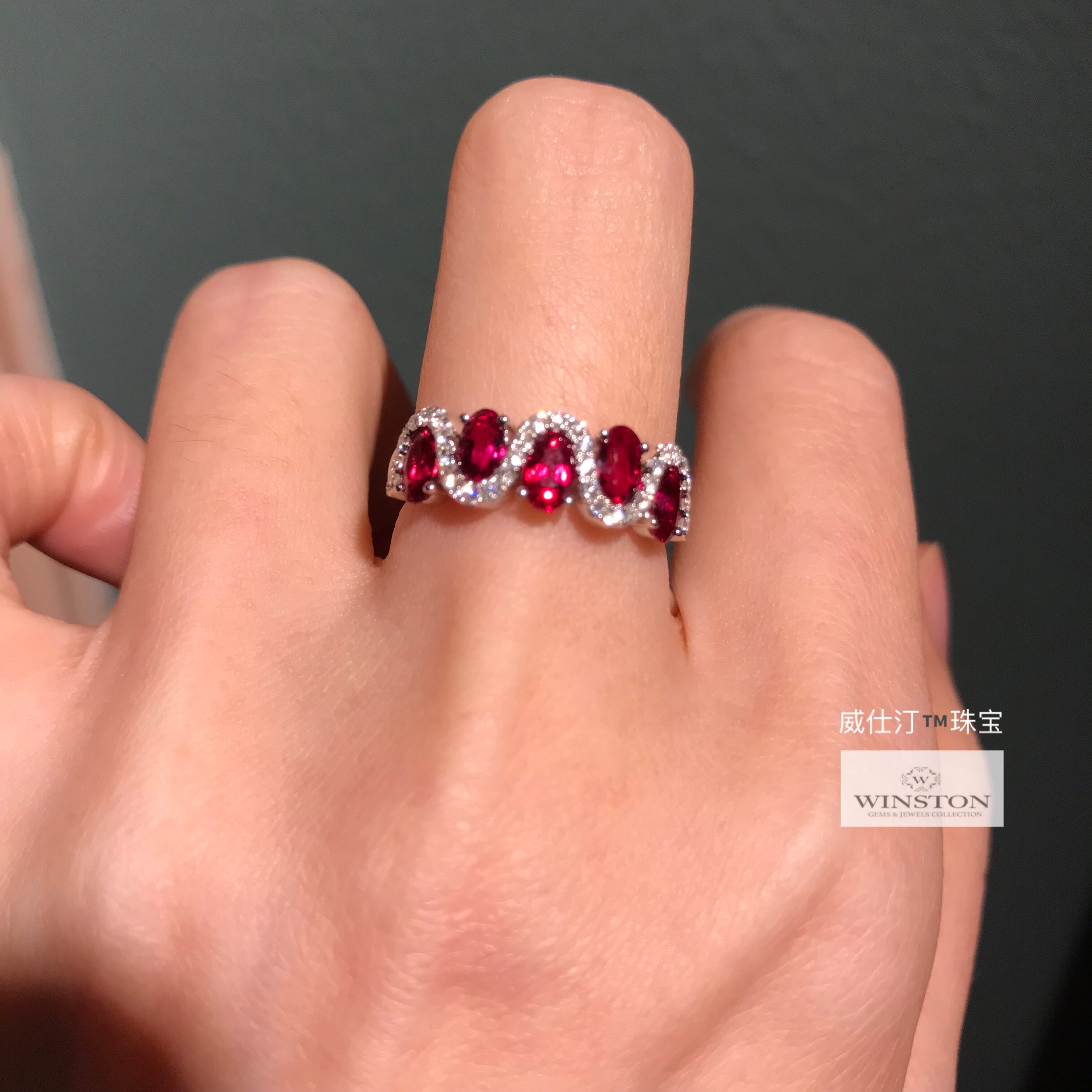 (Winston) American Lean Oval with Strict Selection Dove Blood Red Ruby Diamond Wave 18k Gold Ring