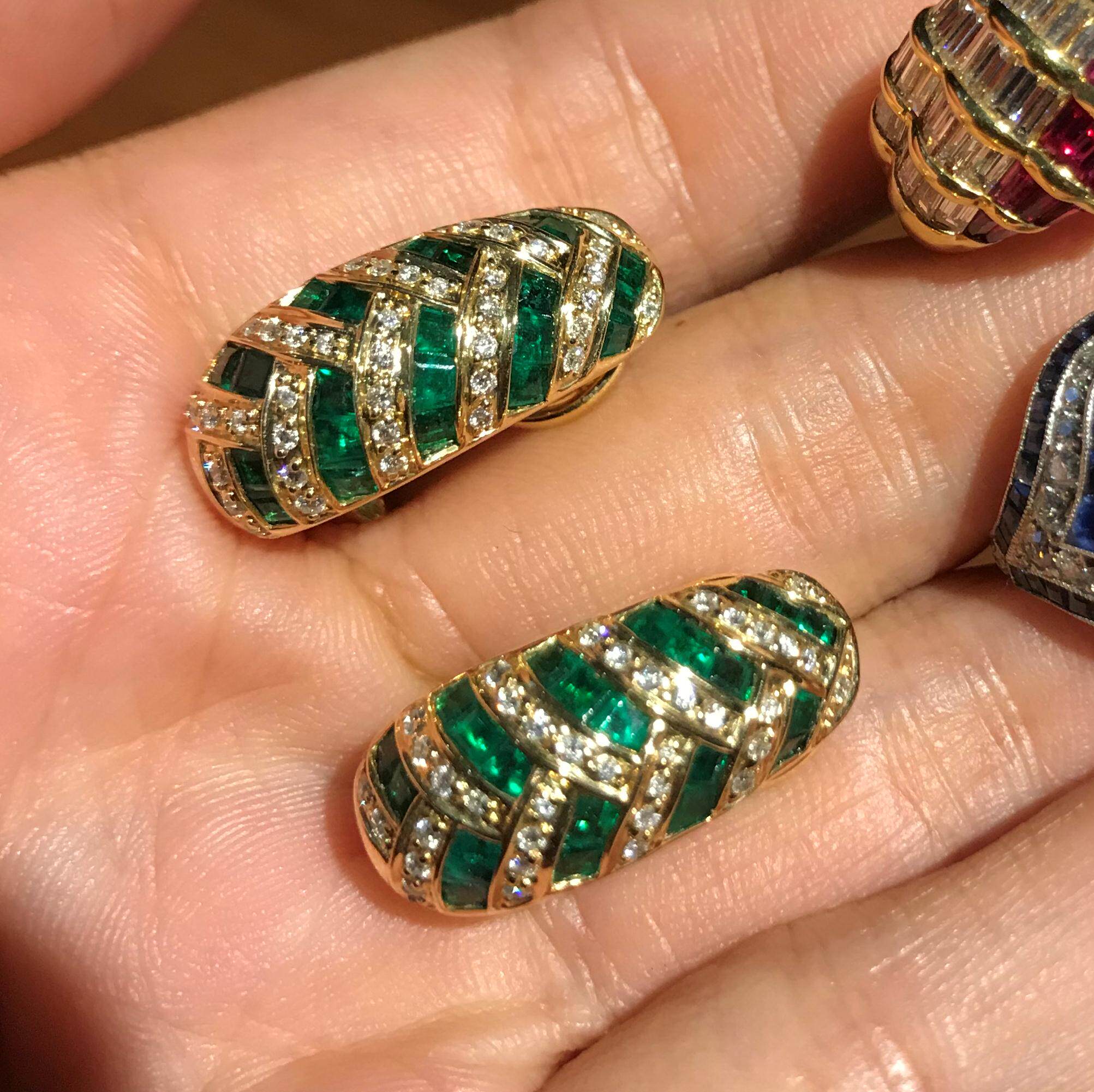 (Withestine Jewelry) High Dingdart Artdeco American artisanal craftsmen make ancestral green diamond earbugles