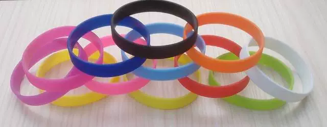 Nhật Bản và Hàn Quốc huỳnh quang màu chữ cao su vòng đeo tay kẹo màu vòng đeo tay silicone phụ kiện vòng đeo tay nam và nữ đá thạch anh tóc vàng