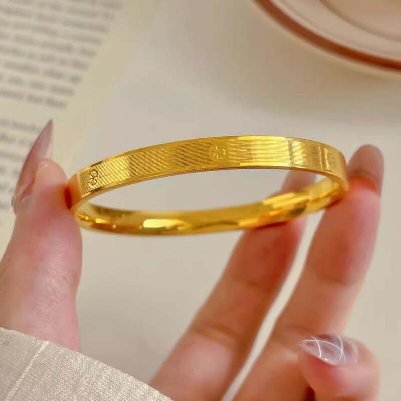 Mi Character Bracelet for Women, High-End Fashion, Light Luxury, Niche Style, Sand Gold, Anti-Tarnish, 18K Brushed Thread Bracelet