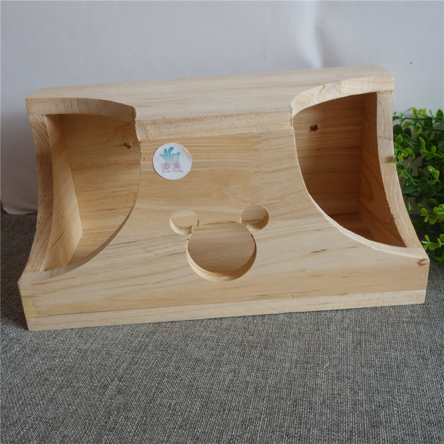 Lovers of the Darling Cat Squirrel Couple Shortage Of Horns Wooden Wooden Huts In Wooden Huts.