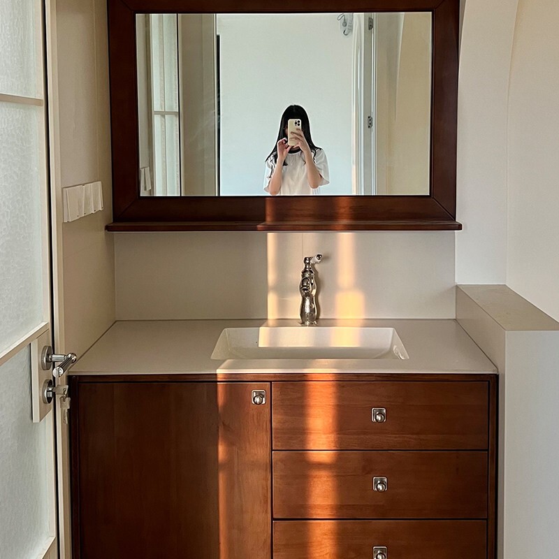Xiaohongshu Same Style Vintage Walnut Color Lacquered Bathroom Cabinet with Integrated Ceramic Basin Washstand, Guli Bathroom in Stock