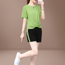 Young mother summer wear age reduction set 2021 new foreign style elderly womens summer short sleeve shorts two-piece set