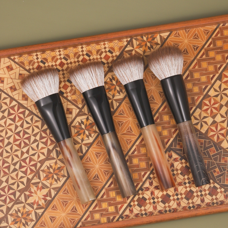 Kolinsky Yellow Wolf Hair Mixed with Fine Wool for Layered Application Foundation Brush Contour Brush Makeup Brush