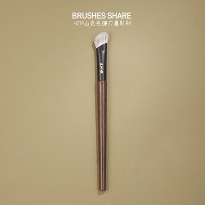 HT219 mountain rabbit hair mixed with wool, flat head, sickle nose shadow brush, slanted finger pad, mountain root, nose wing, eye socket contour, Xianbao Orchid
