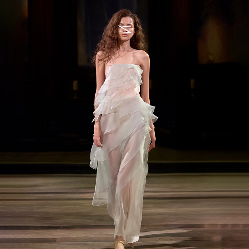 Goddess-Style Off-The-Shoulder Tube Top with Layered Ruffles, Color-Blocking, Tie-Waist Dress, Elegant Slimming Evening Gown, Long Dress