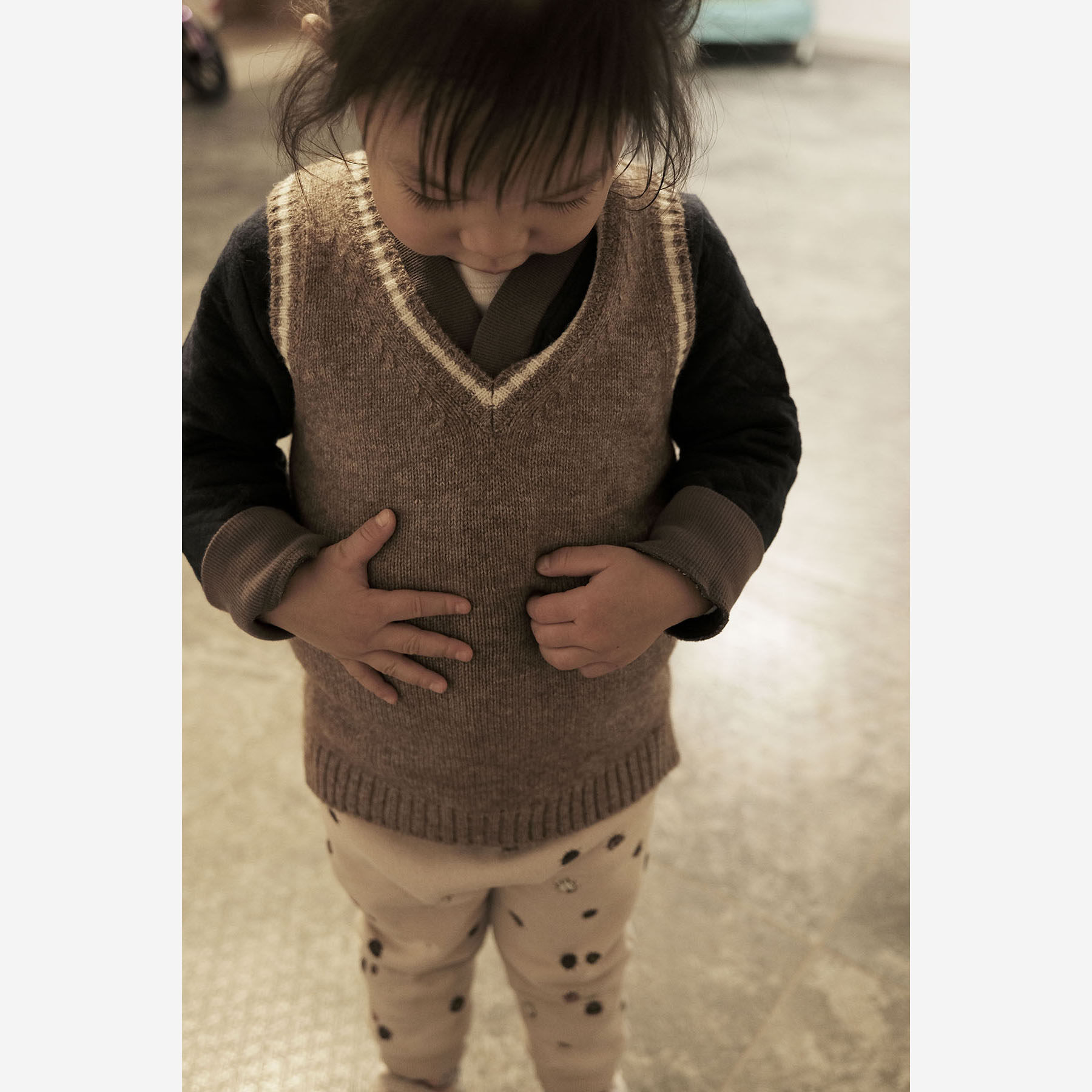 APC2021 early spring new child Luo Ma Mao kan shoulder outside hitchhiking waistcoat V neckline head-knitted sweatshirt casual vest