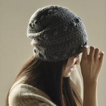 APCSHOP selection of Italian designer handwoven encrypted thick reds Ladies White Mountain cashmere hat