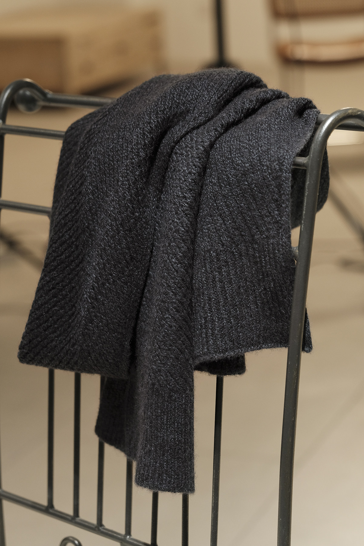 APCSHOP early spring new product 2022 new knit pure color male and female neutral brief about 100 lap pure kashmir wool scarves