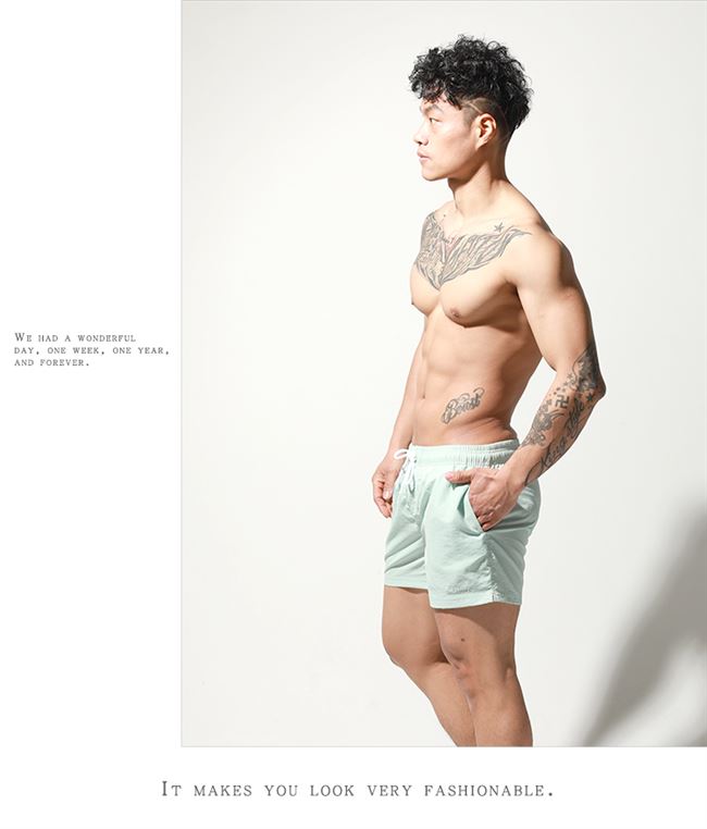 Quần bơi đi biển quần đi biển mùa hè đi biển màu đơn giản quần ba điểm nam đơn giản nhanh khô lướt sóng quần short nam mới có lót - Quần bãi biển