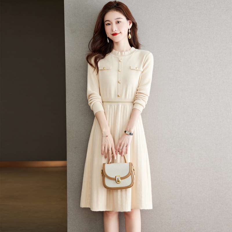 Knitted Dress 2026 New Style for Women, Autumn and Winter, Petite Size, Can Be Paired with a Coat, Base Layer, Elegant, Slimming, Sweater Dress, Over-The-Knee