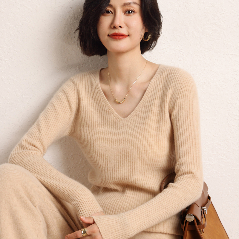 Seamless One-Piece Cashmere Sweater for Women, V-Neck Base Layer, 2026 New Autumn and Winter Slim-Fit Versatile Knit Sweater Seamless One-Piece Cashmere Sweater for Women, V-Neck Base Layer, 2026 New Autumn and Winter Slim-Fit Versatile Knit Sweater