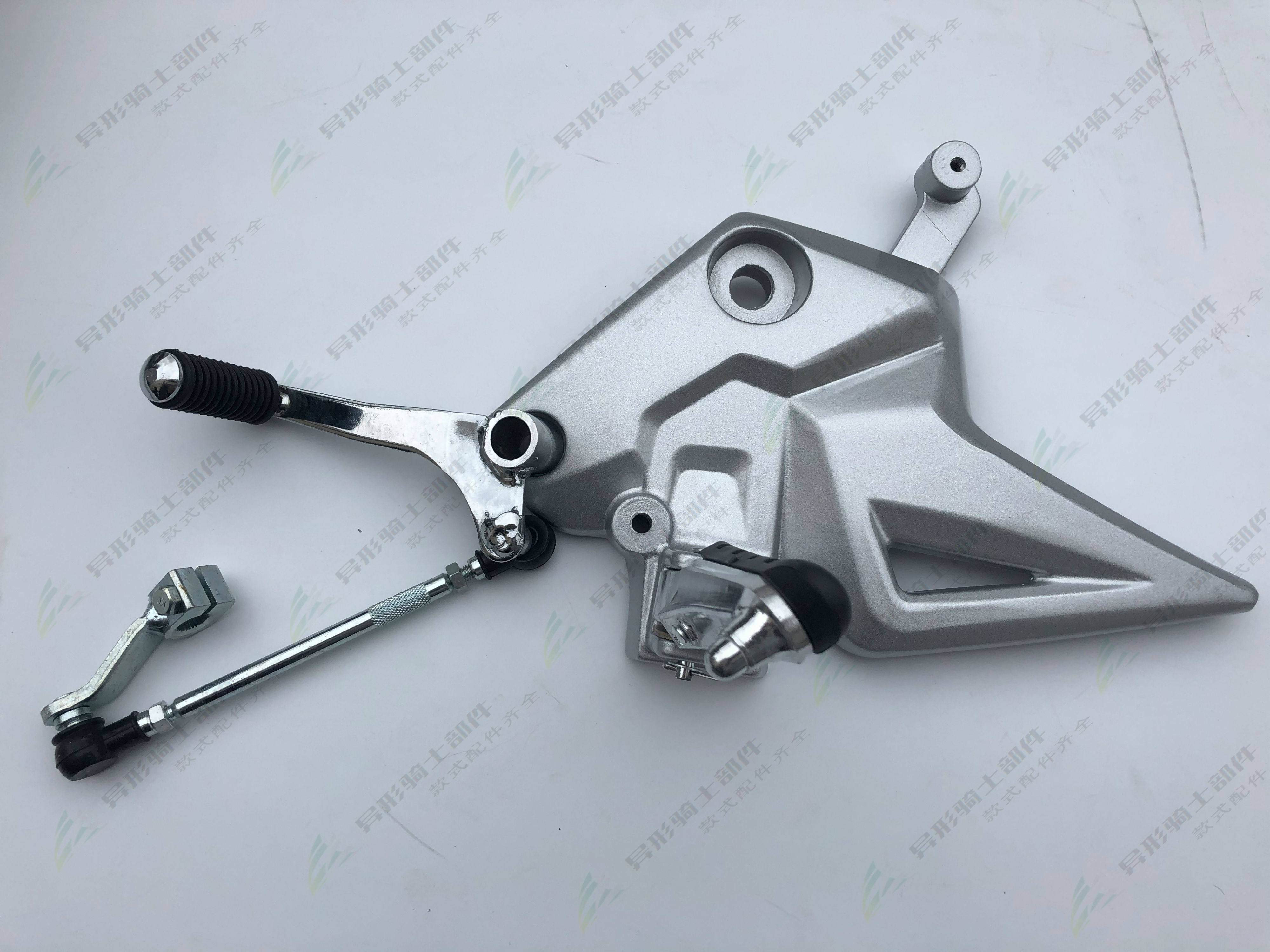 Suitable for Tianda motorcycle TD200-10 imitation storm eye left and right triangle plate pedal brake pedal shift lever