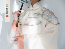 (Jiangnan Taohua Family)Ming Feifeng round neck coat embroidered pleated skirt code spot tailor-made Hanfu