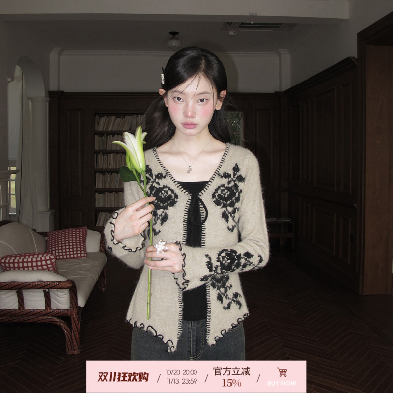 Cheese Day【Old Alley Rose】Retro Rose Jacquard Cardigan Knitwear Early Winter Work Clothing Micro-Flared Sleeve Sweater Set Cheese Day【Old Alley Rose】Retro Rose Jacquard Cardigan Knitwear Early Winter Work Clothing Micro-Flared Sleeve Sweater Set