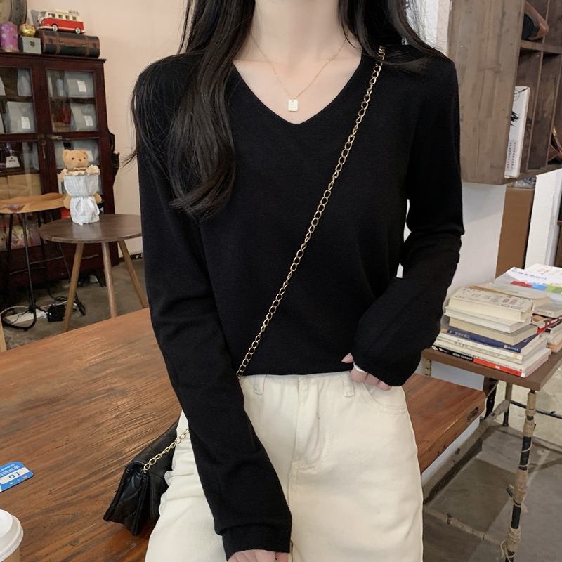 2026 Spring Black V-Neck Soft Knitted Sweater for Women, Loose and Simple, Lazy Style, Slimming Base Shirt