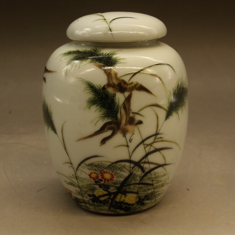 Play with jade Pink Flowers Birds Small Tea Leaves Jar Ancient Play Porcelain Antique Antique Porcelain Collection
