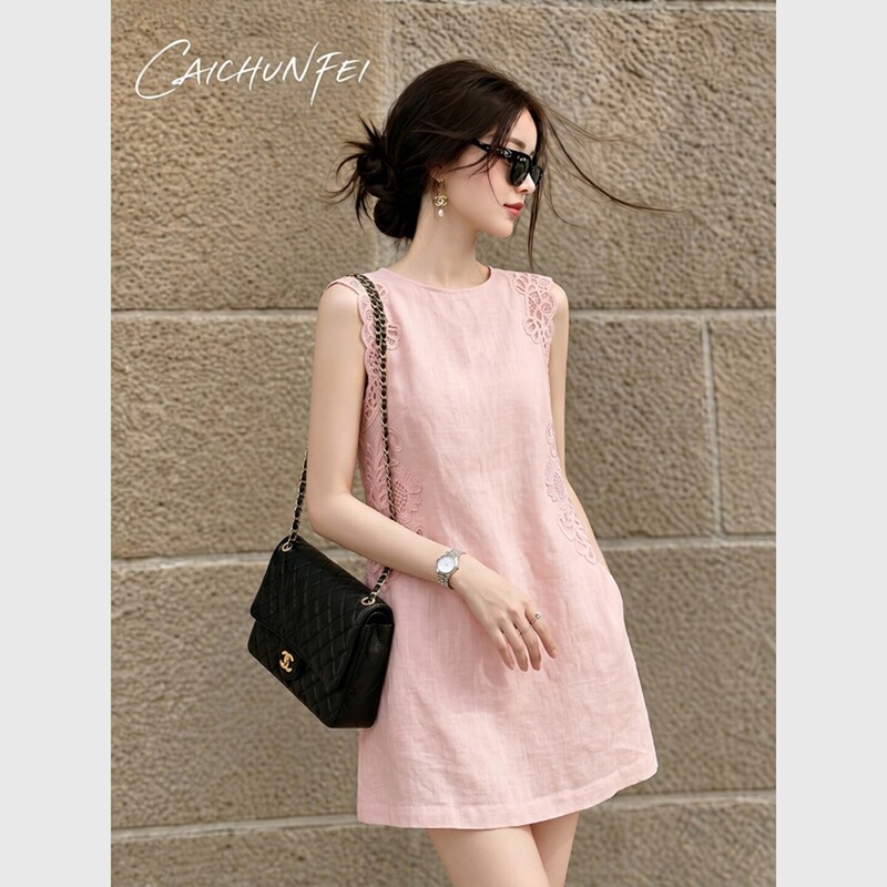 2026 New Summer Style Gentle and Age-Reducing Elegant Rich Girl Miu Style Lace Splicing Pink Linen Dress 2026 New Summer Style Gentle and Age-Reducing Elegant Rich Girl Miu Style Lace Splicing Pink Linen Dress
