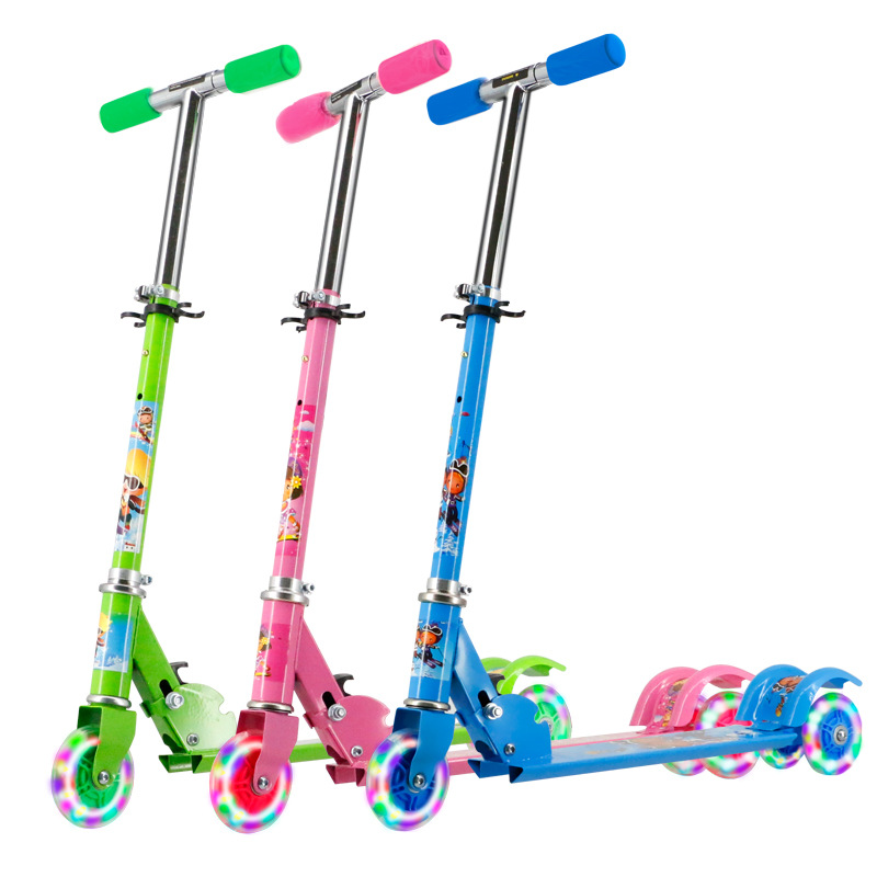 Scotter children skater baby three wheel flash single foot cart 2-6-12 years old planked can fold the car
