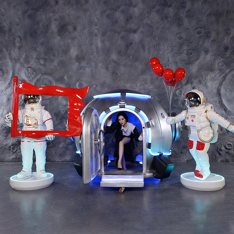 Astronaut Large Sculpture, Spaceman Model, Fiberglass Sculpture, Hotel, School, Science and Technology, Aerospace Theme, Decorative Display