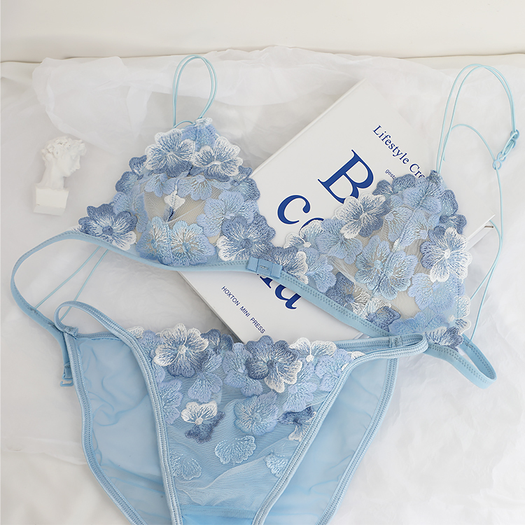 Mi Er Jia Small Bust Lingerie, Exquisite Embroidery Lace Bra, Wireless, Hollow-Out, Sexy French Triangle Cup